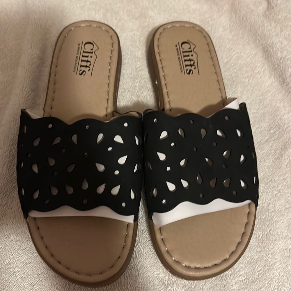 Nwt sandals